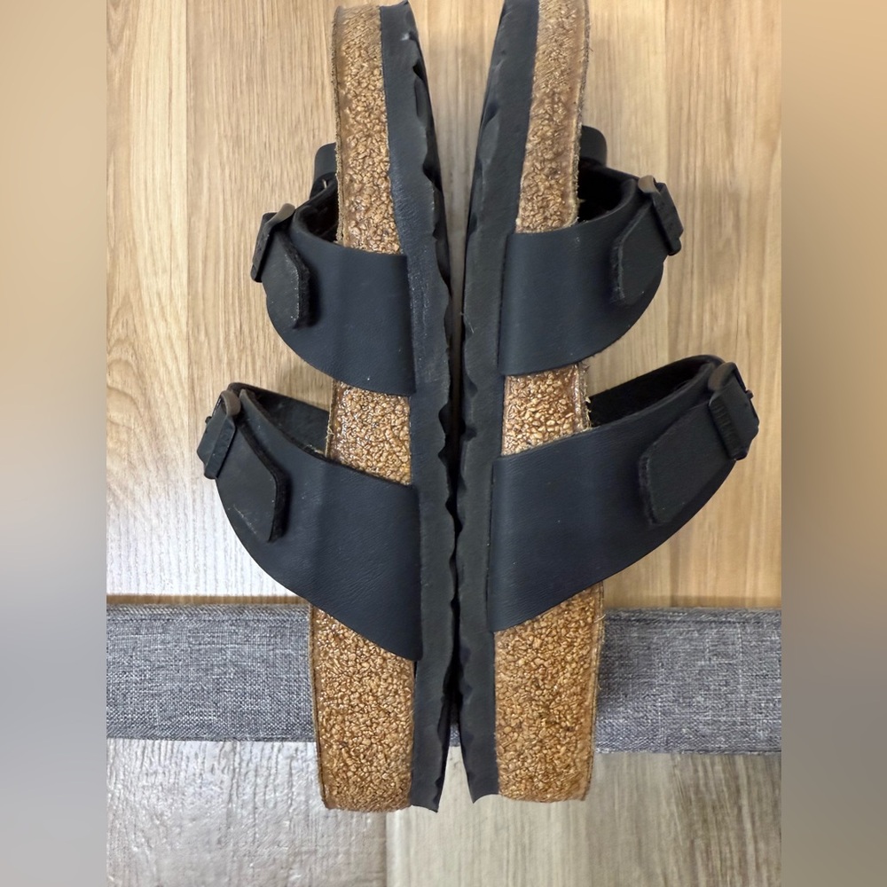 Birkenstock Black Cross-Strap Sandals - Picture 2 of 4